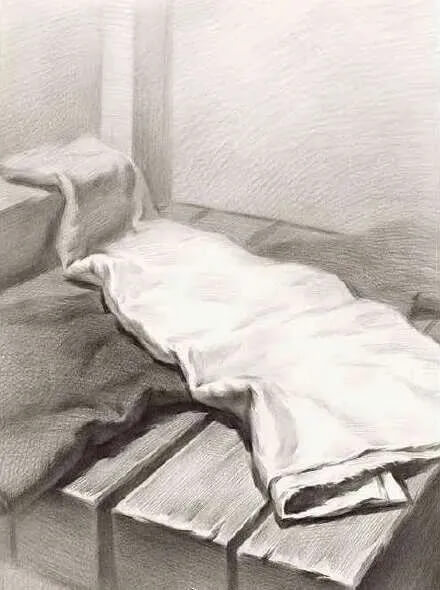 广州素描培训画室问:静物考试中,百分百会有的衬布,你会画吗?
